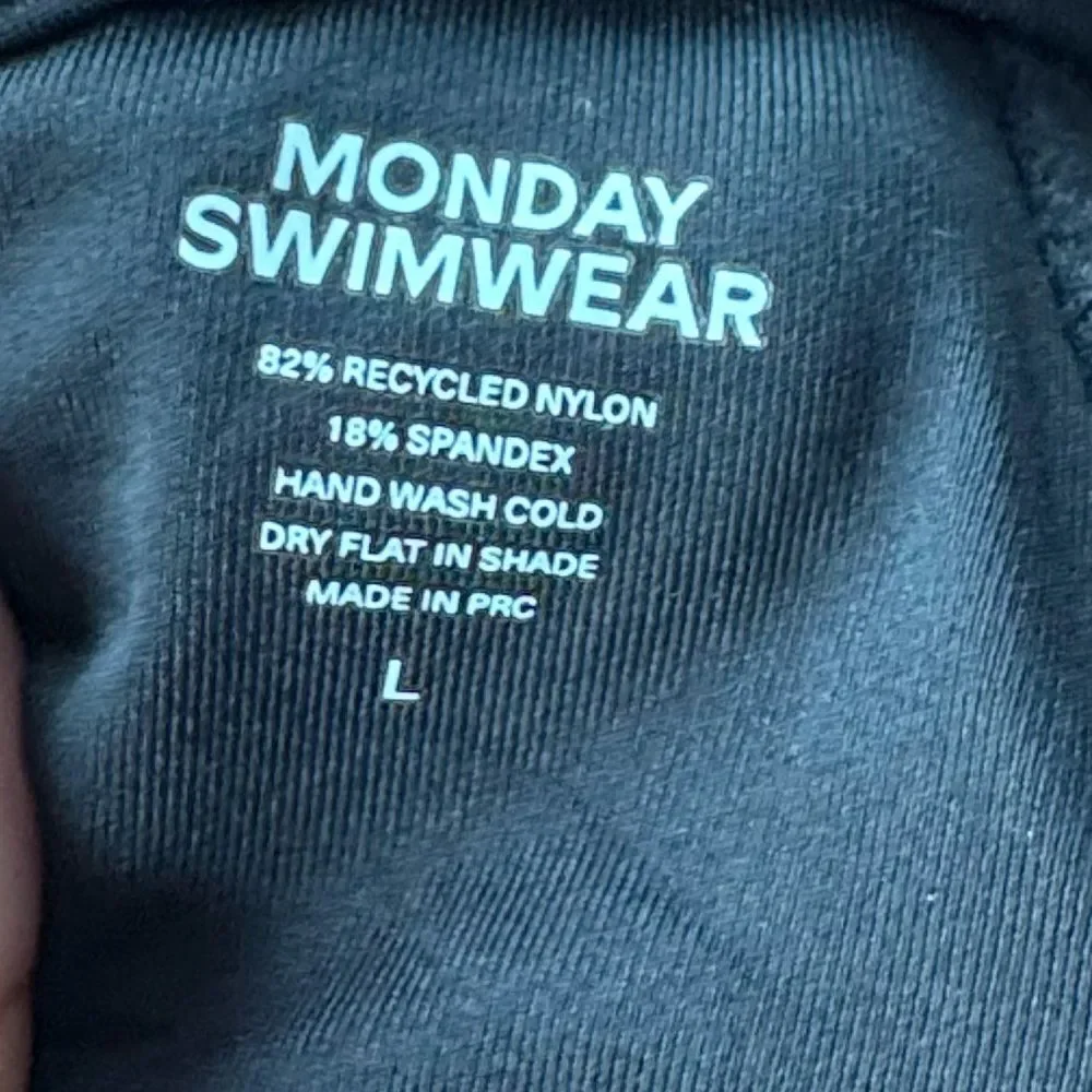 Monday Swimwear Capri Top Capri Wave